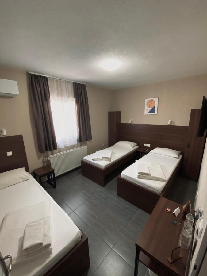 קראלג'בו Hotel Djerdan מראה חיצוני תמונה