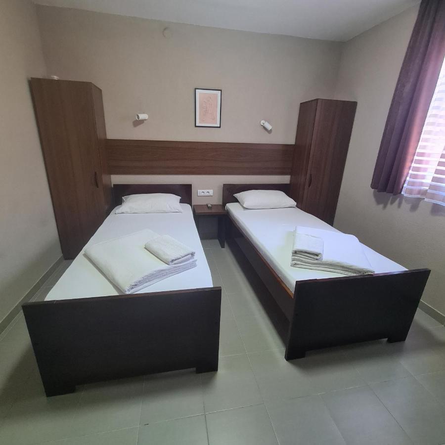 קראלג'בו Hotel Djerdan מראה חיצוני תמונה