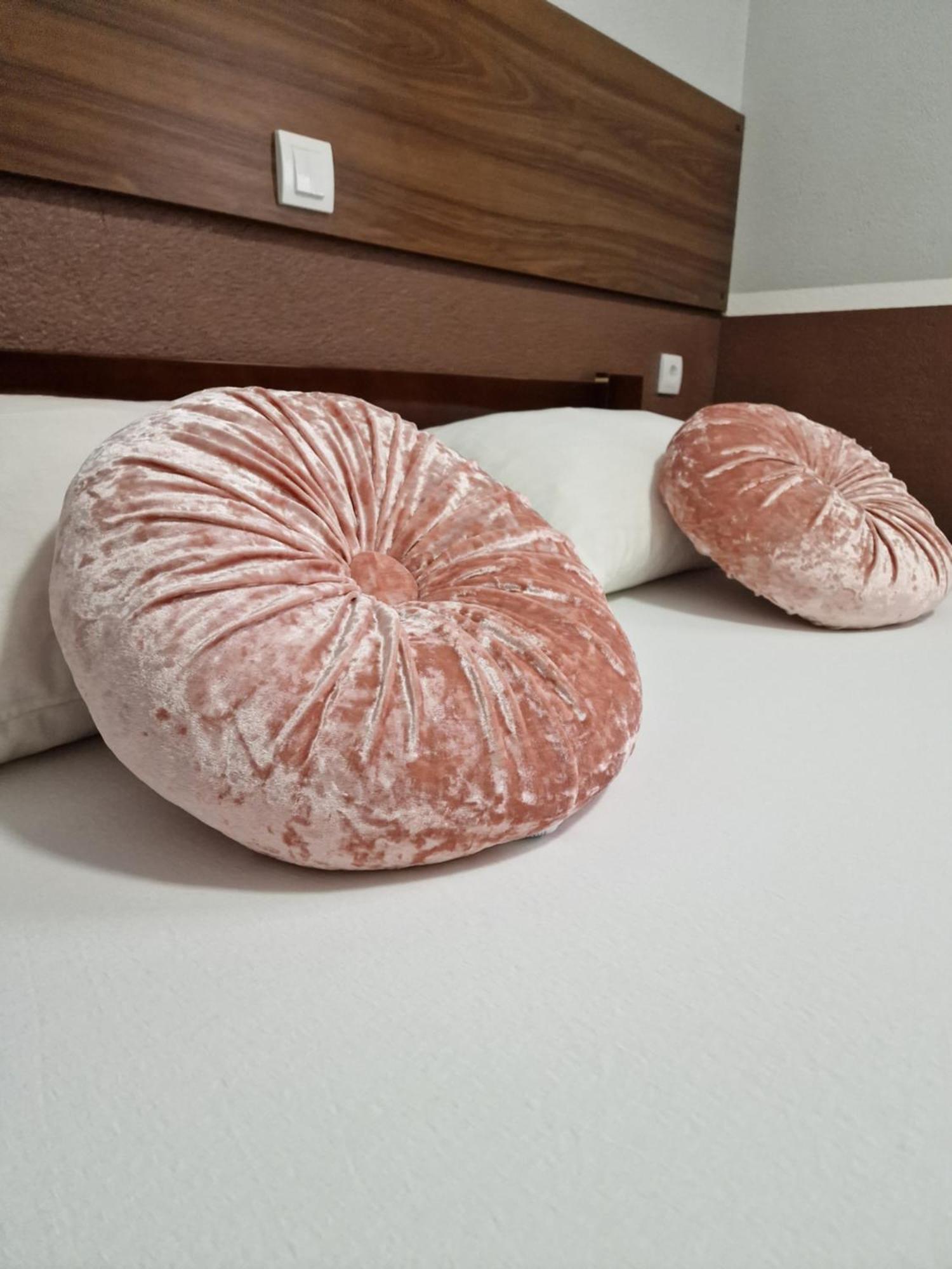 קראלג'בו Hotel Djerdan מראה חיצוני תמונה