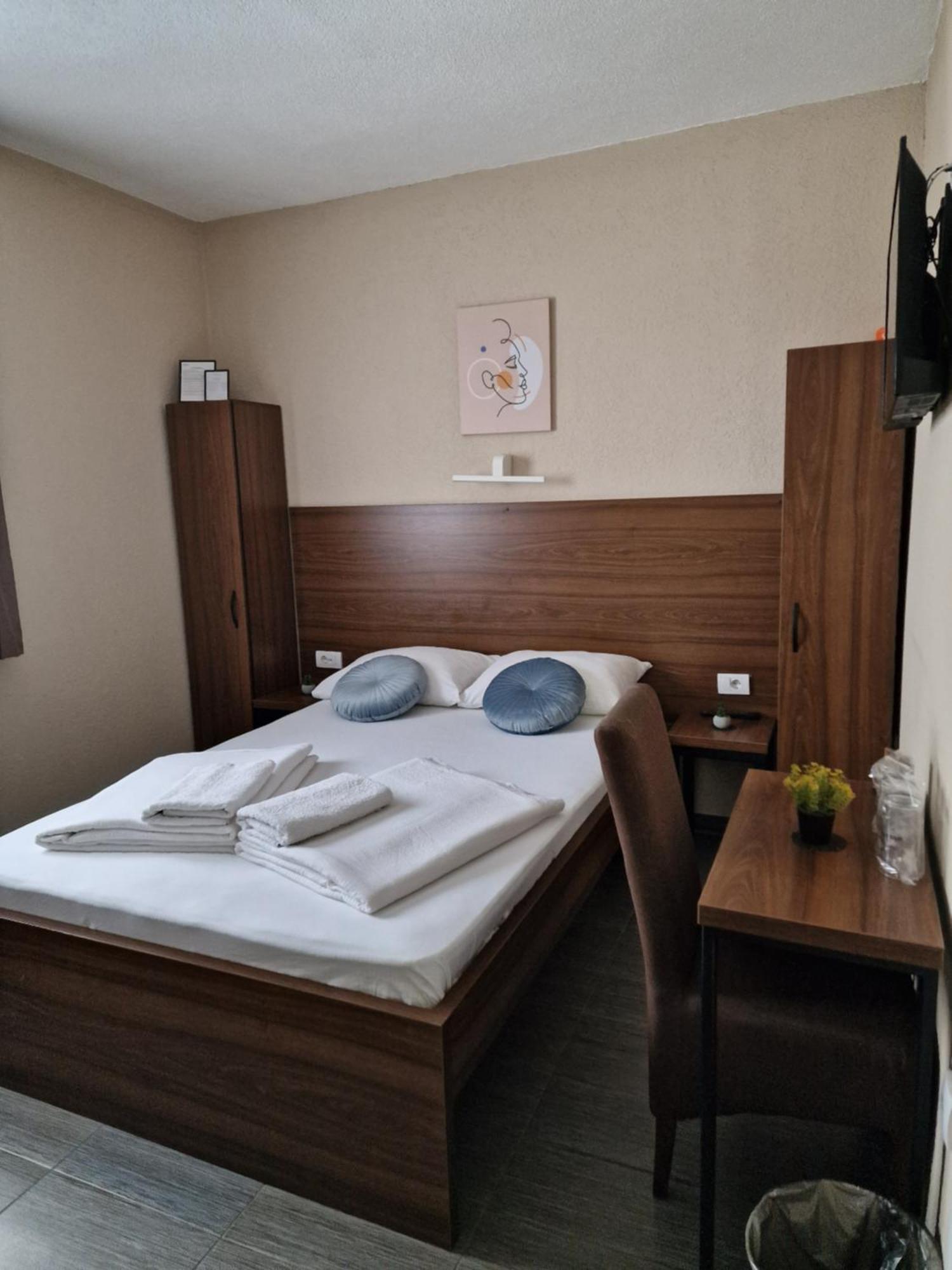קראלג'בו Hotel Djerdan מראה חיצוני תמונה